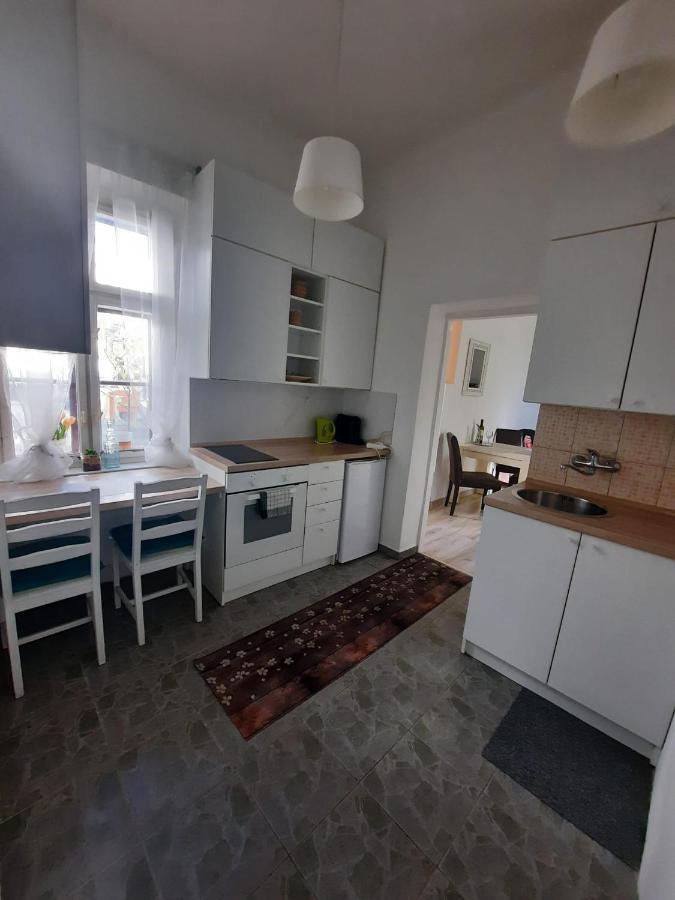 Apartman Matty V Tichom Dvore Priamo V Centre Братислава Екстериор снимка